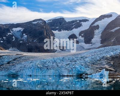 Hahn-Gletscher. Landschaft im Johan Petersen Fjord, einem Zweig des Sermilik Eisefjords, Ammassalik Region, Grönland, dänisches Territorium. Stockfoto