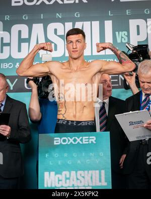 CARDIFF, GROSSBRITANNIEN. Mai 2024. Ninian Lounge, Cardiff City Stadium, Cardiff, Wales. Lauren Price MBE gegen Jessica McCaskill Weighin im Vorfeld ihres Kampfes um den Weltergewicht-Titel der WBA, IBO & Ring Magazine am Samstag, den 11. Mai 2024 in der Utilita Arena, Cardiff 2024 Stockfoto