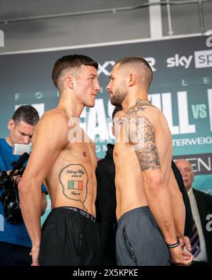 CARDIFF, GROSSBRITANNIEN. Mai 2024. Ninian Lounge, Cardiff City Stadium, Cardiff, Wales. Lauren Price MBE gegen Jessica McCaskill Weighin im Vorfeld ihres Kampfes um den Weltergewicht-Titel der WBA, IBO & Ring Magazine am Samstag, den 11. Mai 2024 in der Utilita Arena, Cardiff 2024 Stockfoto