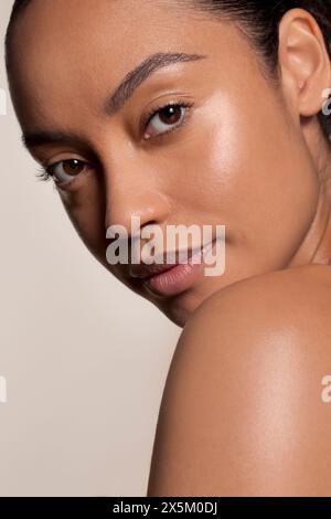 Porträt der jungen Frau Stockfoto