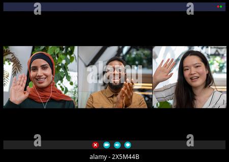 Lächelnde Geschäftsleute beim Videoanruf Stockfoto