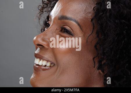 Studio-Porträt der Reifen Frau, Nahaufnahme Stockfoto