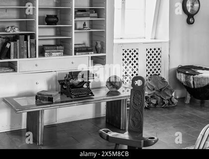 Schwarz-weiß-Bild von Ernest Hemingways Büro in seinem ehemaligen Haus in Key West Stockfoto