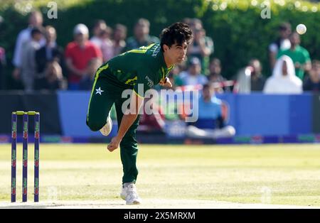 Pakistans Naseem Shah Bowling während der ersten T20 International auf dem Castle Avenue Cricket Ground, Dublin. Bilddatum: Freitag, 10. Mai 2024. Stockfoto