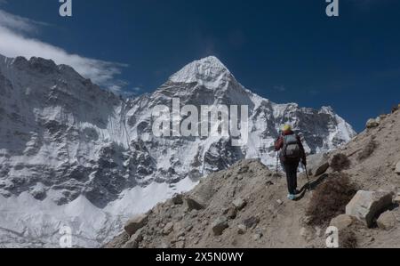 Spektakuläre Aussicht auf den Wedge Peak vom Kangchenjunga (Kanchenjunga) North Base Camp, Pang Pema, Nepal Stockfoto