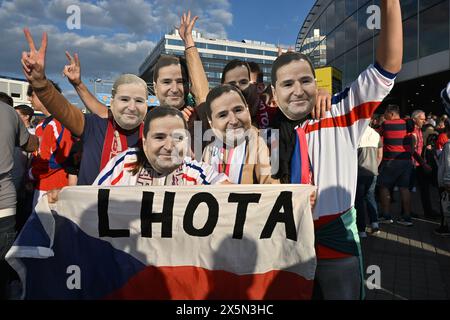 Prag, Tschechische Republik. Mai 2024. Fans bei der IIHF-Weltmeisterschaft 2024 in Prag, Tschechien, am 10. Mai 2024. Quelle: Michaela Rihova/CTK Photo/Alamy Live News Stockfoto