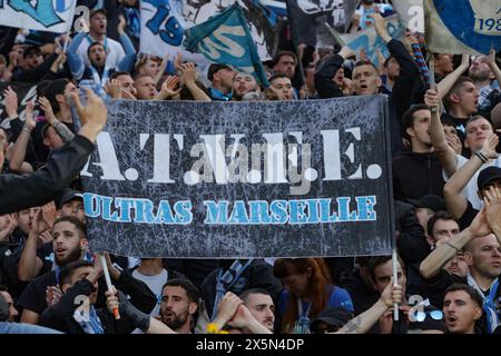 Bergamo, Italien. Mai 2024. Die Fans von Olympique de Marseille bejubeln ihre Mannschaft während des Spiels der UEFA Europa League im Gewiss-Stadion in Bergamo. Der Bildnachweis sollte lauten: Jonathan Moscrop/Sportimage Credit: Sportimage Ltd/Alamy Live News Stockfoto
