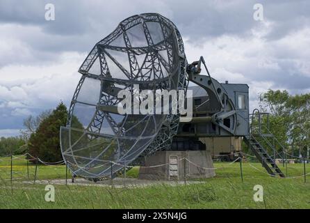 Douvres-la-Delivrande, Frankreich - 2. Mai 2024: Deutsche Station Radar Complex in Douvres-la-Delivrande während des Zweiten Weltkriegs. Würzburg-Riese Radar und m Stockfoto
