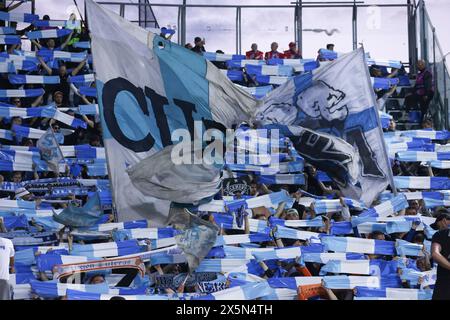 Bergamo, Italien. Mai 2024. Die Fans von Olympique de Marseille bejubeln ihre Mannschaft während des Spiels der UEFA Europa League im Gewiss-Stadion in Bergamo. Der Bildnachweis sollte lauten: Jonathan Moscrop/Sportimage Credit: Sportimage Ltd/Alamy Live News Stockfoto