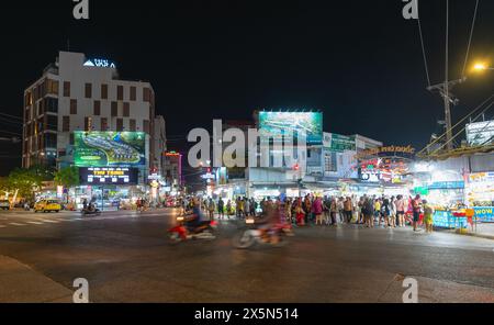Phu Quoc Island, Vietnam, 1. Februar 2024 Night City, Eintritt zum Nachtmarkt Stockfoto