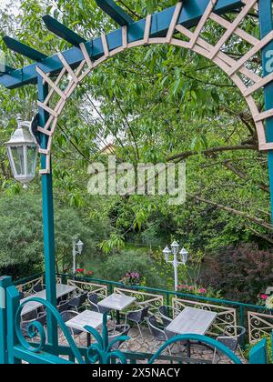 Joinville-le-Pont, Frankreich, Pariser Vorort, französisches Bistro-Restaurant, Außenansicht Canal de la Marne, malerisches « Le Petit Pont », Terrasse am Canal de la Marne Stockfoto