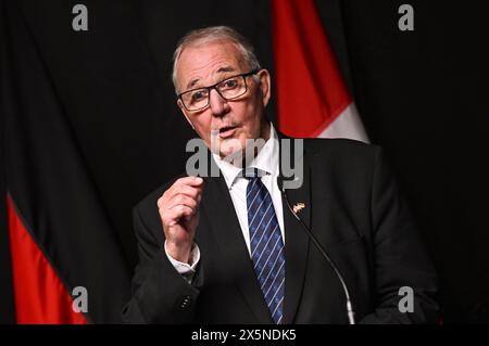 Ottawa, Kanada. Mai 2024. Bill Blair, kanadischer Verteidigungsminister, spricht auf einer Pressekonferenz. Der Minister trifft auf seine Militärpolitikreise mit Kollegen, Diplomaten und Offizieren. Quelle: Britta Pedersen/dpa/Alamy Live News Stockfoto