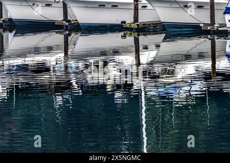 Segelboote Reflection, Gig Harbor, Pierce County, Washington State. Stockfoto