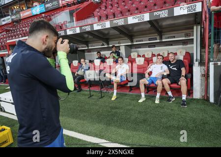 Lüttich, Belgien. Mai 2024. Westerlos Spieler wurden vor einem Fußballspiel zwischen Standard de Lüttich und KVC Westerlo am Freitag, den 10. Mai 2024 in Lüttich, am 8. Tag (von 10) der Europa Play-offs der ersten Liga der Jupiler Pro League 2023-2024 in Lüttich dargestellt. BELGA FOTO BRUNO FAHY Credit: Belga News Agency/Alamy Live News Stockfoto