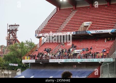 Lüttich, Belgien. Mai 2024. Westerlos Anhänger wurden vor einem Fußballspiel zwischen Standard de Lüttich und KVC Westerlo am Freitag, den 10. Mai 2024 in Lüttich, am 8. Tag (von 10) der Europa Play-offs der ersten Liga der Jupiler Pro League 2023-2024 in Lüttich dargestellt. BELGA FOTO BRUNO FAHY Credit: Belga News Agency/Alamy Live News Stockfoto