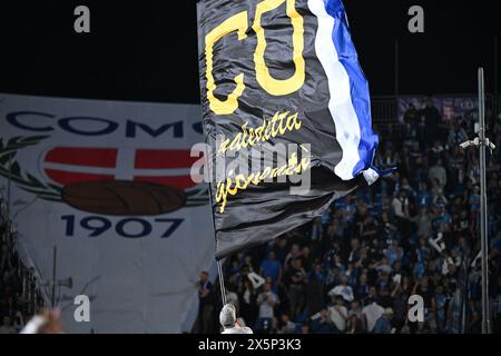 Die Fans von Calcio Como feiern den Sieg mit Spielern nach der Beförderung Serie A am 10. Mai 2024 im Giuseppe Senigallia Stadion in Como, Italien. Foto Tiziano Ballabio Credit: Tiziano Ballabio/Alamy Live News Stockfoto