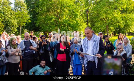 Dr. Husam Zomlot palästinensischer Botschafter im Vereinigten Königreich bei einer Mahnwache für Dr. Adnan al-Bursh, der in israelischer Gefangenschaft getötet wurde. Stockfoto