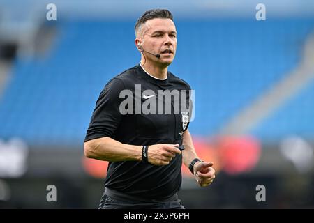 Schiedsrichter Dean Whitestone, beim Finale des FA Youth Cup Manchester City gegen Leeds United im Etihad Stadium, Manchester, Vereinigtes Königreich, 10. Mai 2024 (Foto: Cody Froggatt/News Images) Stockfoto