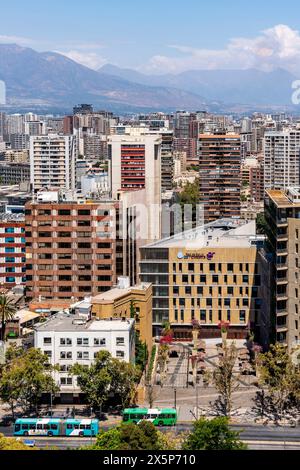 Ein Blick auf die Stadt Santiago vom Cerro Santa Lucia, Chile, Südamerika. Stockfoto