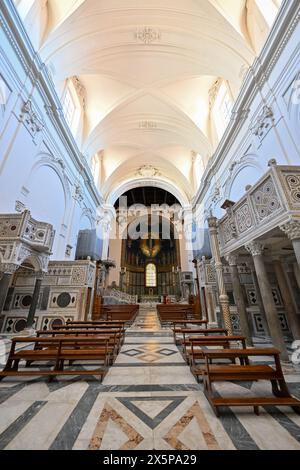 Salerno, Italien - 4. August 2023: Kathedrale von Salerno oder Kathedrale von St. Matthäus und St. Gregor dem Großen (Cattedrale di San Matteo e San Gregorio Ma Stockfoto