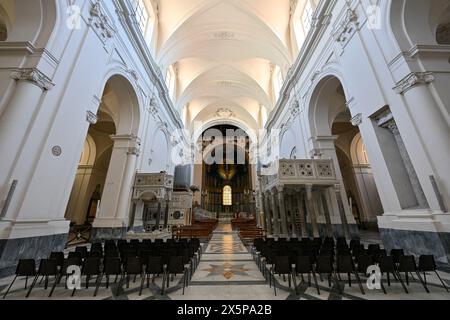 Salerno, Italien - 4. August 2023: Kathedrale von Salerno oder Kathedrale von St. Matthäus und St. Gregor dem Großen (Cattedrale di San Matteo e San Gregorio Ma Stockfoto