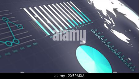 Bild der Schnittstelle mit statistischer Datenverarbeitung und drehendem Globus vor grauem Hintergrund Stockfoto