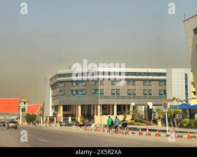 Kairo, Ägypten, 27. März 2024: Elektrizitätskrankenhaus von Ägypten, in Heliopolis, Kairo Almaza, für Elektrizitätsauthentifizierung und öffentliche Krankenhausproduktion Stockfoto