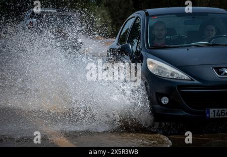 Straßenfluten, Straße Amposta-Sta Barbara, Tarragona, Spanien Stockfoto