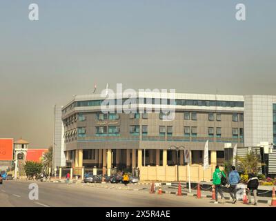 Kairo, Ägypten, 27. März 2024: Elektrizitätskrankenhaus von Ägypten, in Heliopolis, Kairo Almaza, für Elektrizitätsauthentifizierung und öffentliche Krankenhausproduktion Stockfoto