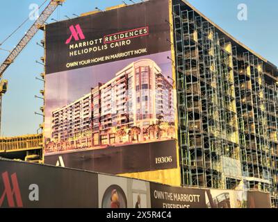 Kairo, Ägypten, 27. März 2024: Neues Hochhaus der Marriott-Residenz Heliopolis Cairo, durch Capital Holding, betrieben und verwaltet von Marriott International, Stockfoto