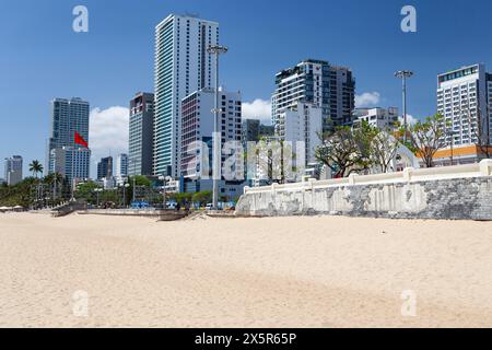 Strandpromenade mit Hotels im Zentrum von Nha Trang, Provinz Khan Hoa, Vietnam, Vietnam Stockfoto