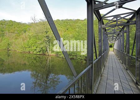 Eisensteg über den Glan, Fußgängerbrücke, Fluss, Landschaft, Stahlbau, Stahlträger, Meisenheim, Rheinland-Pfalz, Deutschland Stockfoto