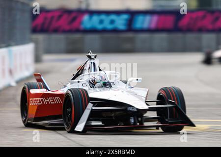 Berlin, Deutschland. Mai 2024. 01 DENNIS Jake (gbr), Andretti Global, Porsche 99X Electric, Aktion beim Berlin ePrix 2024, 7. Treffen der ABB FIA Formel E Weltmeisterschaft 2023-24, auf dem Tempelhof Airport Street Circuit vom 10. Bis 12. Mai 2024 in Berlin Credit: Independent Photo Agency/Alamy Live News Stockfoto