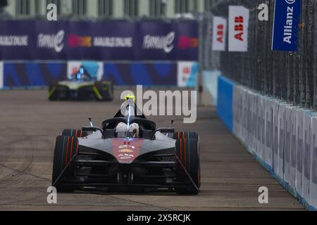 Berlin, Deutschland. Mai 2024. 21 KING Jordan (gbr), Mahindra Racing, Mahindra M9Electro, Aktion während des Berliner ePrix 2024, 7. Treffens der ABB FIA Formel E Weltmeisterschaft 2023-24, auf dem Tempelhof Airport Street Circuit vom 10. Bis 12. Mai 2024 in Berlin Credit: Independent Photo Agency/Alamy Live News Stockfoto