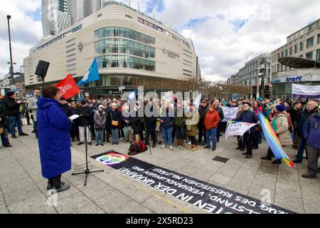 Frankfurt, Deutschland, 24. Februar 2024. Demo "der Jahrestag des russischen Angriffs auf die Ukraine". Stockfoto