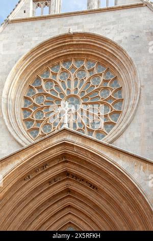 Tarragonas Kathedrale Saint Thecla, erbaut von 1170 bis 1331 in einer Mischung aus romanischen und gotischen Stilen Stockfoto