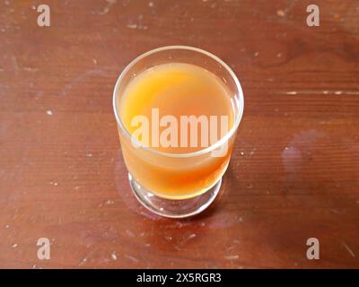 Hyphaene thebaica Saft, doum Palme, Lebkuchenbaum, eine Art Palme mit essbaren ovalen Früchten, heimisch auf der Arabischen Halbinsel und auch in der Nort Stockfoto