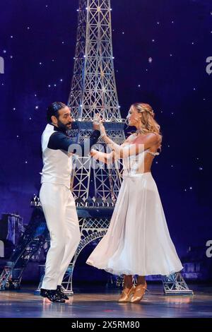 Lulu Lewe mit Massimo Sinato in der zehnten Live-Show der 17. Staffel der RTL-Tanzshow Let s Dance im Musical Dome. Köln, 10.05.2024 *** Lulu Lewe mit Massimo Sinato in der zehnten Live-Show der 17. Staffel der RTL Dance Show Let s Dance in the Musical Dome Köln, 10 05 2024 Foto:XR.xSchmiegeltx/xFuturexImagex lets dance1005 4591 Stockfoto