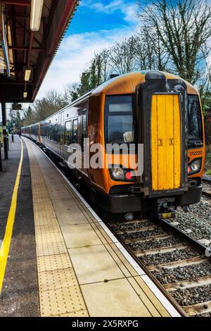 British Rail Network Rail Diesel Powered Pendler Trian Solihull West Midlands England Großbritannien Stockfoto