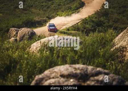 35 Kris MEEKE, Stuart LOUDON, Hyundai I2O Rally2, Aktion während der Rally de, Portugal. , . WRC World Rallye Car Championship, 9. Bis 12. Mai 2024 in Matoshinhos, Portugal - Foto Nikos Katikis/DPPI Credit: DPPI Media/Alamy Live News Stockfoto