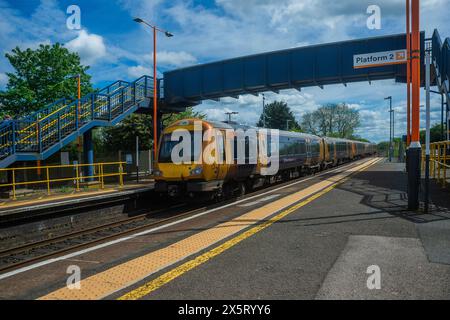 British Rail Network Rail Diesel Powered Pendler Trian Solihull West Midlands England Großbritannien Stockfoto