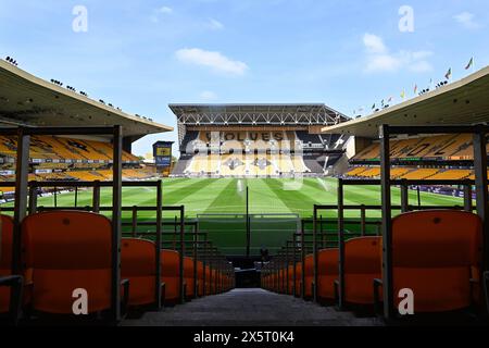 Wolverhampton, Großbritannien. Mai 2024. Eine allgemeine Ansicht von Molineux vor dem Premier League-Spiel Wolverhampton Wanderers gegen Crystal Palace in Molineux, Wolverhampton, Vereinigtes Königreich, 11. Mai 2024 (Foto: Cody Froggatt/News Images) in Wolverhampton, Vereinigtes Königreich am 2024. (Foto: Cody Froggatt/News Images/SIPA USA) Credit: SIPA USA/Alamy Live News Stockfoto