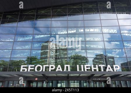 Vorderseite und Eingang zum Belgrader Hauptbahnhof. April 2024 Stockfoto