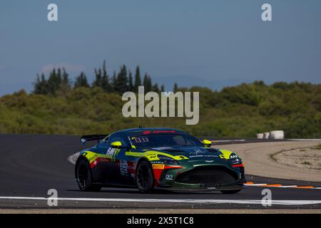 92 DUB Clément, FRA, RONALD Basso, ECU, Racing Spirit of Léman, Aston Martin Vantage AMR GT4 EVO Silver, Aktion während der 2. Runde des Championnat de France FFSA GT 2024, vom 10. Bis 12. Mai 2024 auf dem Circuit de Lédenon in Lédenon, Frankreich - Foto Marc de Mattia/DPPI Credit: DPPI Media/Alamy Live News Stockfoto