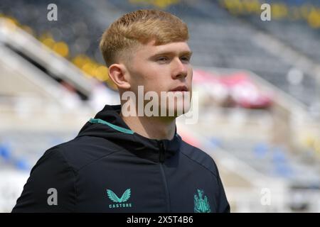 St. James's Park, Newcastle am Samstag, den 11. Mai 2024. Newcastle United's Lewis Hall während des Premier League-Spiels zwischen Newcastle United und Brighton und Hove Albion im St. James's Park, Newcastle am Samstag, den 11. Mai 2024. (Foto: Scott Llewellyn | MI News) Credit: MI News & Sport /Alamy Live News Stockfoto