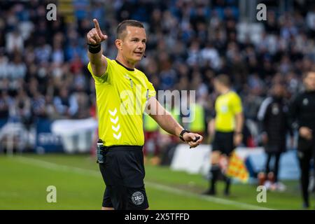 Odense, Dänemark. Mai 2024. Schiedsrichter Morten Krogh wurde während des 3F Superliga-Spiels zwischen Odense BK und Lyngby BK im Nature Energy Park in Odense gesehen. (Foto: Gonzales Photo/Alamy Live News Stockfoto