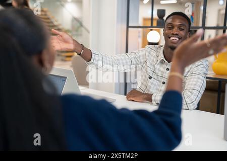 Geschäft Leute zuerst im Büro Stockfoto