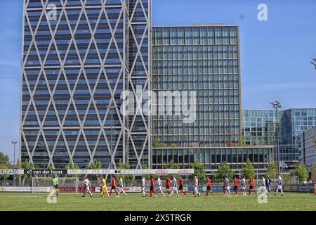 Amsterdam, Niederlande. Mai 2024. AMSTERDAM, 11.05.2024, Sportpark ging in Genua, Betnation Divisie. Niederländische Tweede Divisie Fußballsaison 2023/2024. Übereinstimmung zwischen AFC und ACV. Zuid-as Back Drop Credit: Pro Shots/Alamy Live News Stockfoto