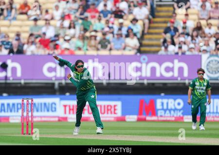 Birmingham, Großbritannien. Mai 2024. Sadia Iqbal aus Pakistan spielte beim 1. Vitality Women's IT20-Spiel zwischen England Women und Pakistan Women im Edgbaston Cricket Ground, Birmingham, England am 11. Mai 2024. Foto von Stuart Leggett. Nur redaktionelle Verwendung, Lizenz für kommerzielle Nutzung erforderlich. Keine Verwendung bei Wetten, Spielen oder Publikationen eines einzelnen Clubs/einer Liga/eines Spielers. Quelle: UK Sports Pics Ltd/Alamy Live News Stockfoto