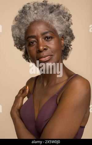 Studioportrait von Reife Frau Stockfoto